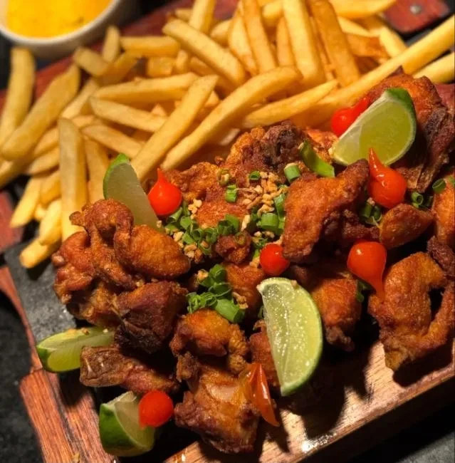 Frango A Passarinho Com Fritas